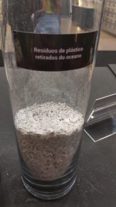 resíduos de plástico, matéria-prima do lepri mare